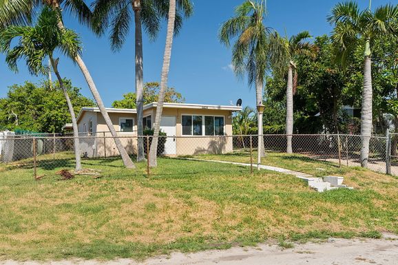 3235 Palm, Boynton Beach, FL 33435