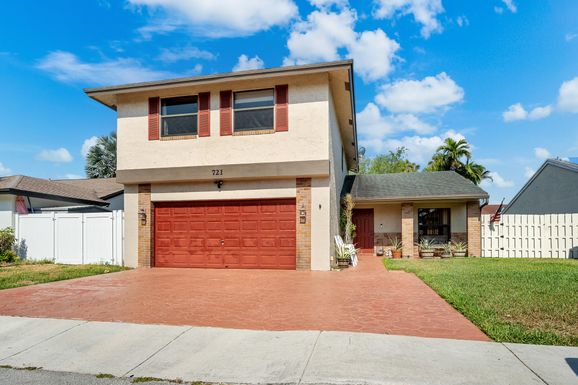 721 Briarwood, Davie, FL 33325