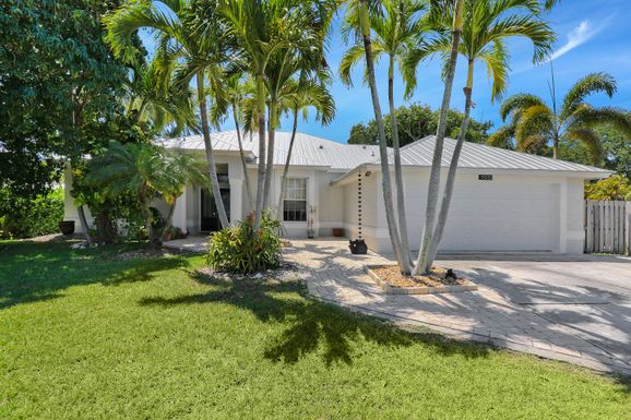 700 Michaels, Stuart, FL 34996