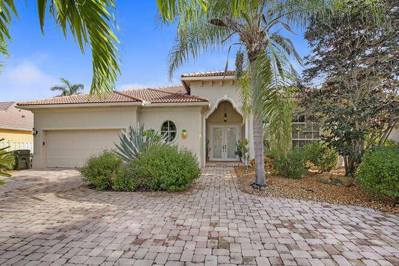 957 Greensward, Delray Beach, FL 33445