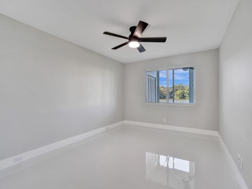 1066 Ainslie D, Boca Raton, FL 33434