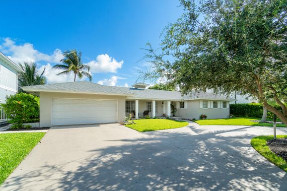 951 Allamanda, Delray Beach, FL 33483