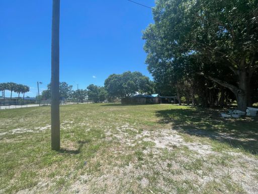 2108 Okeechobee, Fort Pierce, FL 34950