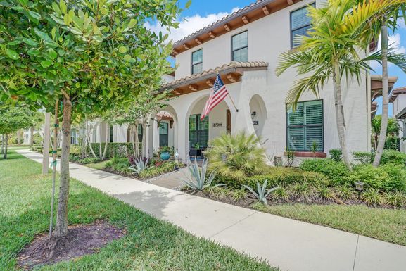 8067 Hobbes, Palm Beach Gardens, FL 33418