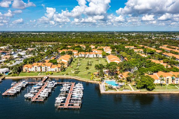 110 Yacht Club Way, Hypoluxo, FL 33462