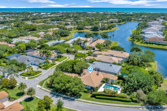 1300 Lake Bend, Vero Beach, FL 32963