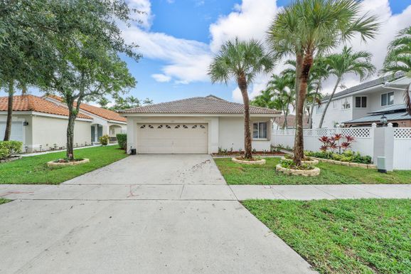 1985 179th, Pembroke Pines, FL 33029