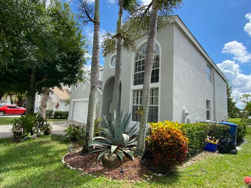 104 Kensington, Royal Palm Beach, FL 33414