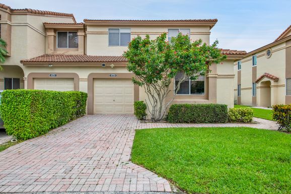 6759 Via Regina, Boca Raton, FL 33433