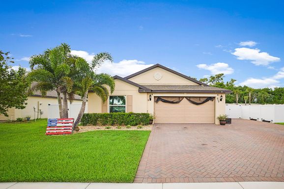 910 Bent Creek, Fort Pierce, FL 34947