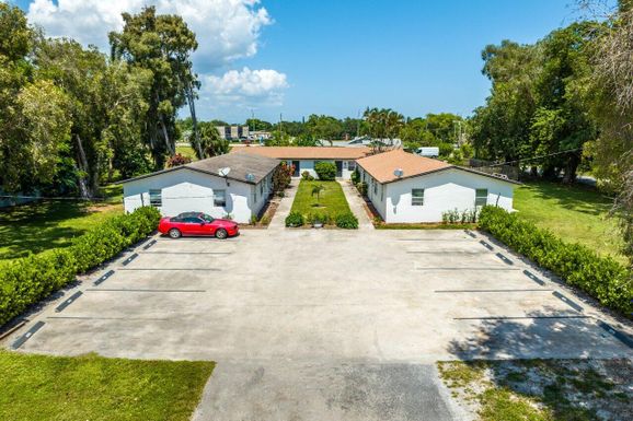 4063 Herbertz, Lake Worth, FL 33461