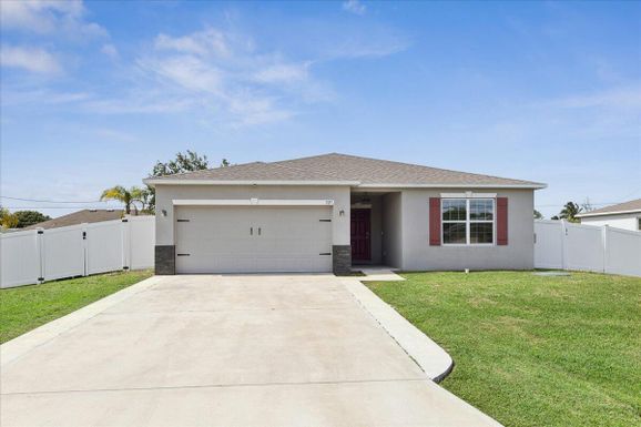 525 Violet, Port Saint Lucie, FL 34983