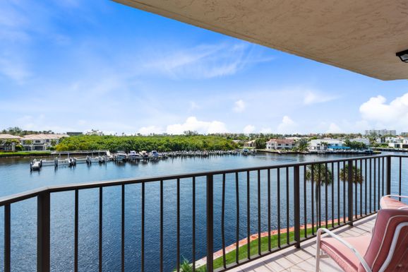 899 Jeffery, Boca Raton, FL 33487