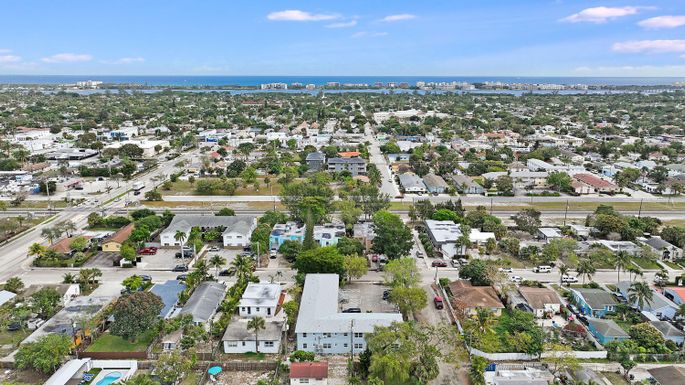 901 F, Lake Worth Beach, FL 33460