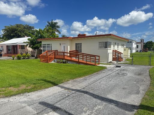 124 Ave E, Belle Glade, FL 33430