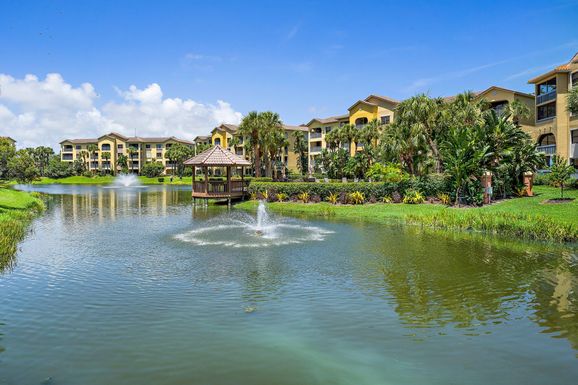 200 Uno Lago, Juno Beach, FL 33408