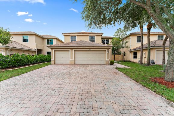 4812 Victoria, West Palm Beach, FL 33409