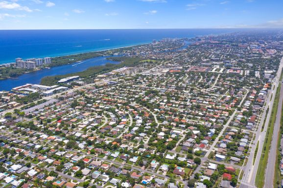 300 24th, Boca Raton, FL 33431