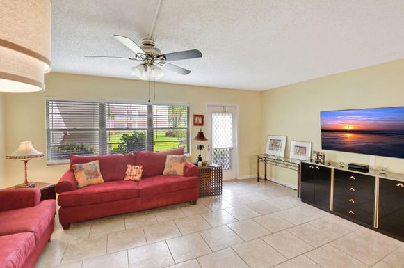 590 Fanshaw O, Boca Raton, FL 33434