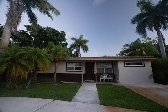 260 45th, Boca Raton, FL 33431