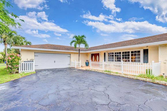 86 Coconut, Lake Worth, FL 33467