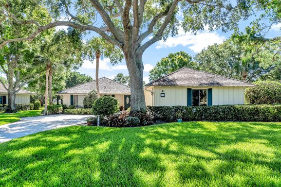 135 Prestwick, Vero Beach, FL 32967