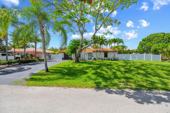 310 Fairway, Tequesta, FL 33469