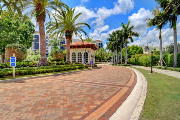 6725 Via Regina, Boca Raton, FL 33433