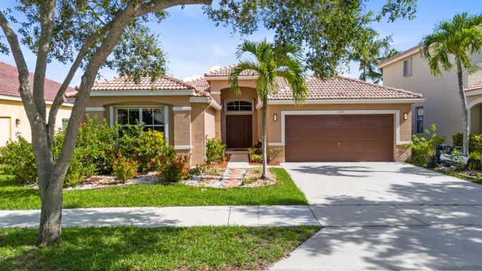 3795 Falcon Ridge, Weston, FL 33331