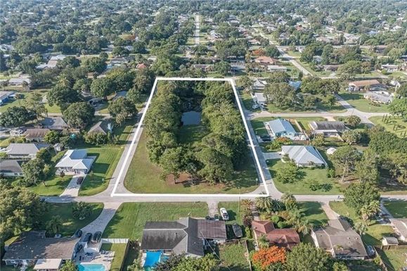 500 17th, Vero Beach, FL 32962