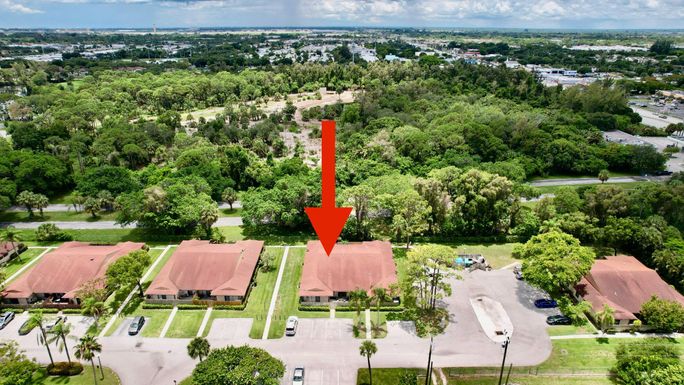 4272 Woodstock, West Palm Beach, FL 33409