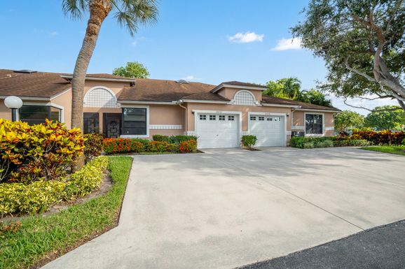 8450 Springlake, Boca Raton, FL 33496