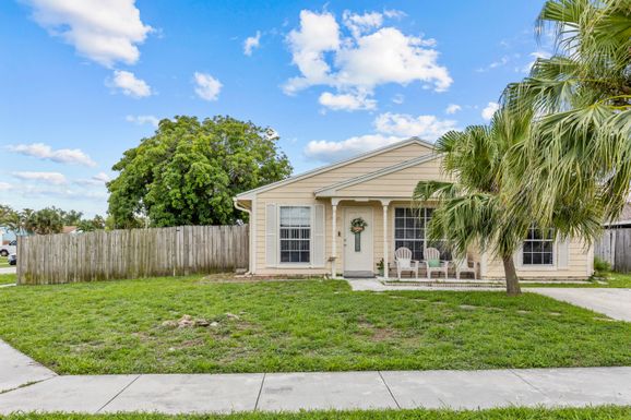 10552 Bobbie, Royal Palm Beach, FL 33411