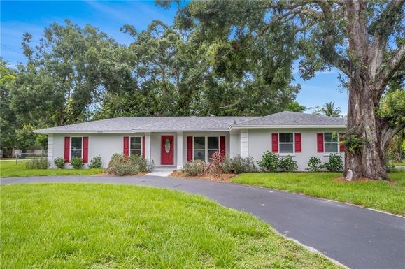 5290 21st, Vero Beach, FL 32966