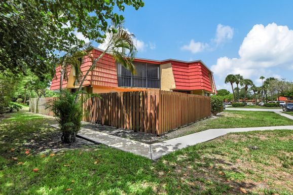 22952 Oxford, Boca Raton, FL 33433