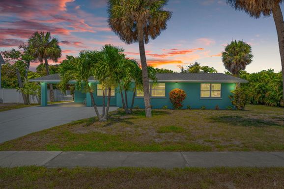 214 85th, Holmes Beach, FL 34217