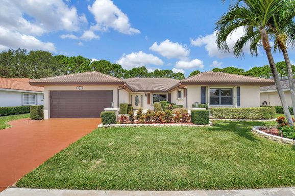 10619 Greentrail, Boynton Beach, FL 33436