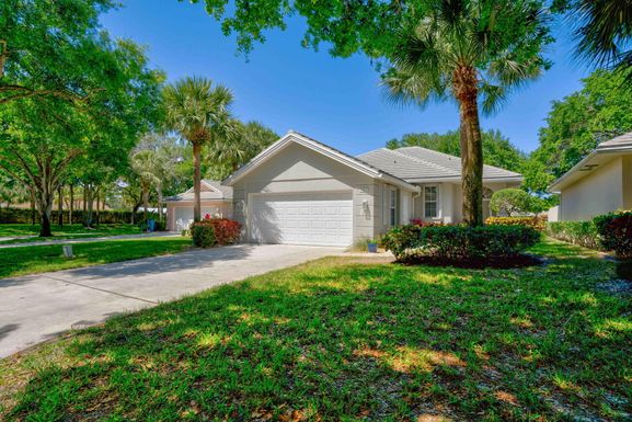 2027 Bedford, Palm Beach Gardens, FL 33403