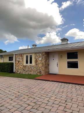 1357 Port Saint Lucie Blvd, Port Saint Lucie, FL 34952