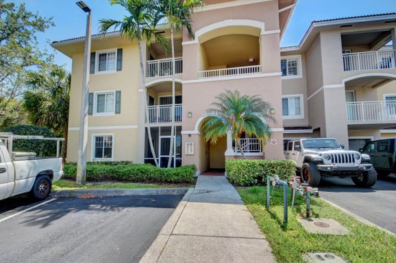 6530 Emerald Dunes, West Palm Beach, FL 33411