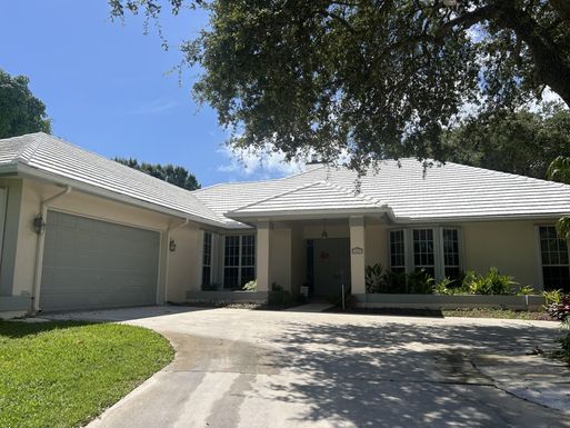 8309 Woodcrest, Hobe Sound, FL 33455