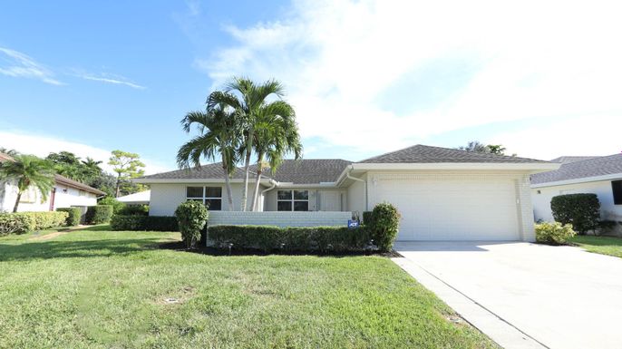 10716 Greentrail, Boynton Beach, FL 33436