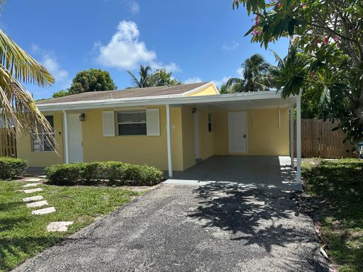 138 10th, Boynton Beach, FL 33435