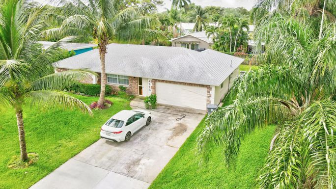 4570 Barrett, Delray Beach, FL 33445