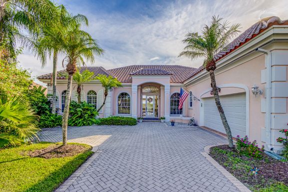 72 Cayman, Palm Beach Gardens, FL 33418