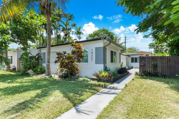 1927 Plunkett, Hollywood, FL 33020