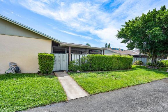 8154 Ambach, Hypoluxo, FL 33462