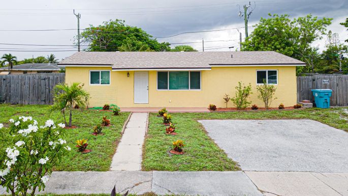 2181 1st, Boynton Beach, FL 33435