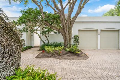 8409 Red Bay, Vero Beach, FL 32963