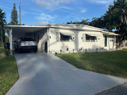 6358 S Ash Ln, Lake Worth, FL 33462